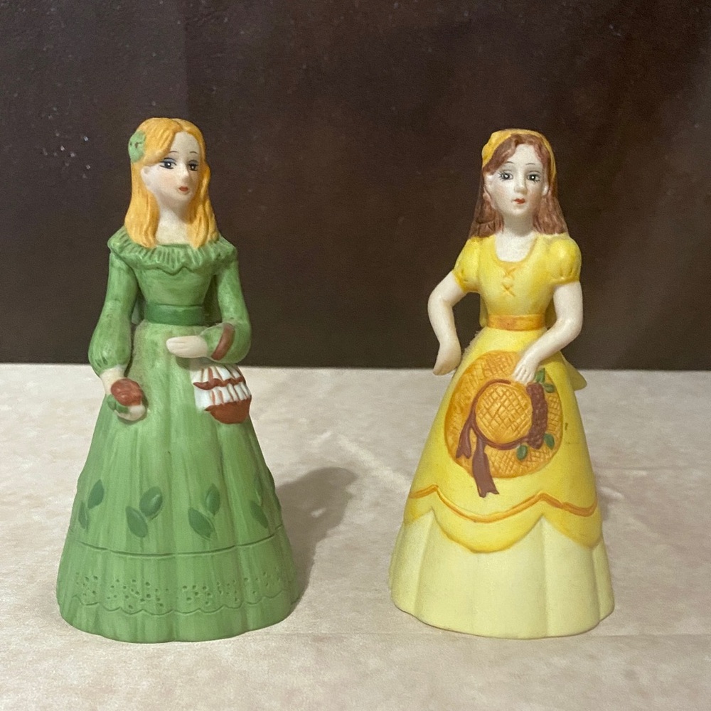 Vintage Avon Green and Yellow Figurines